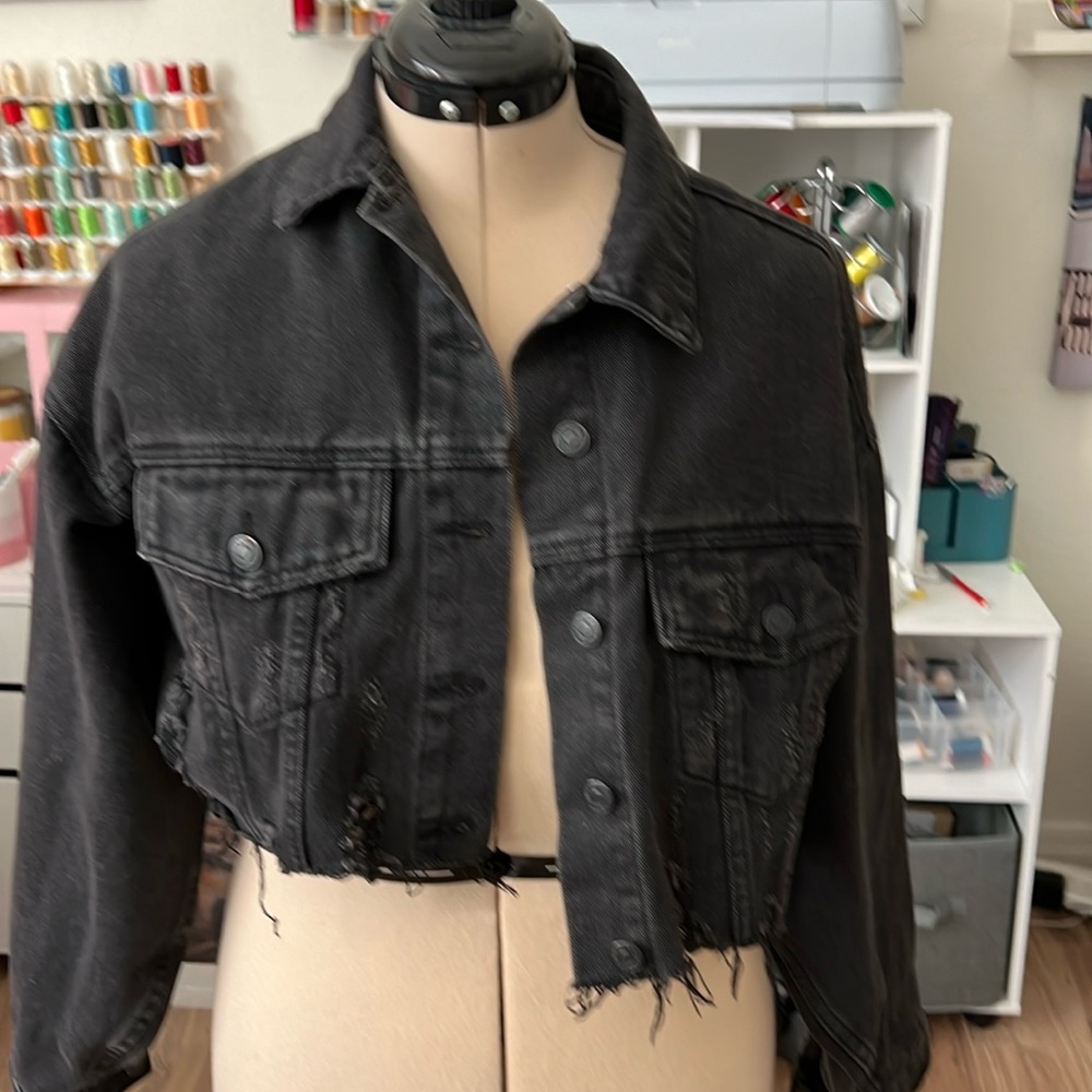 NWOT OVERSIZED BLACK RIPPED DISTRESSED CROPPED DARK DENIM JACKET
